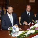 Kronprins Haakon, statsråd Trond Giske, Jens Ulltveit-Moe m.fl. klare for kjernedelegasjonsmøte i Abu Dhabi (Foto: Lise Åserud / Scanpix)